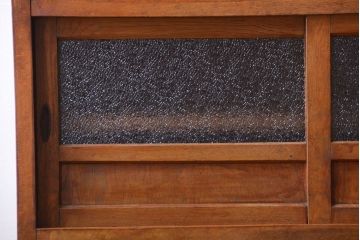 レトロ家具　昭和レトロ　古い木の小ぶりなキッチンキャビネット(食器棚)