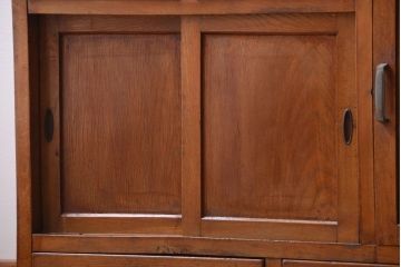 レトロ家具　昭和レトロ　古い木の小ぶりなキッチンキャビネット(食器棚)