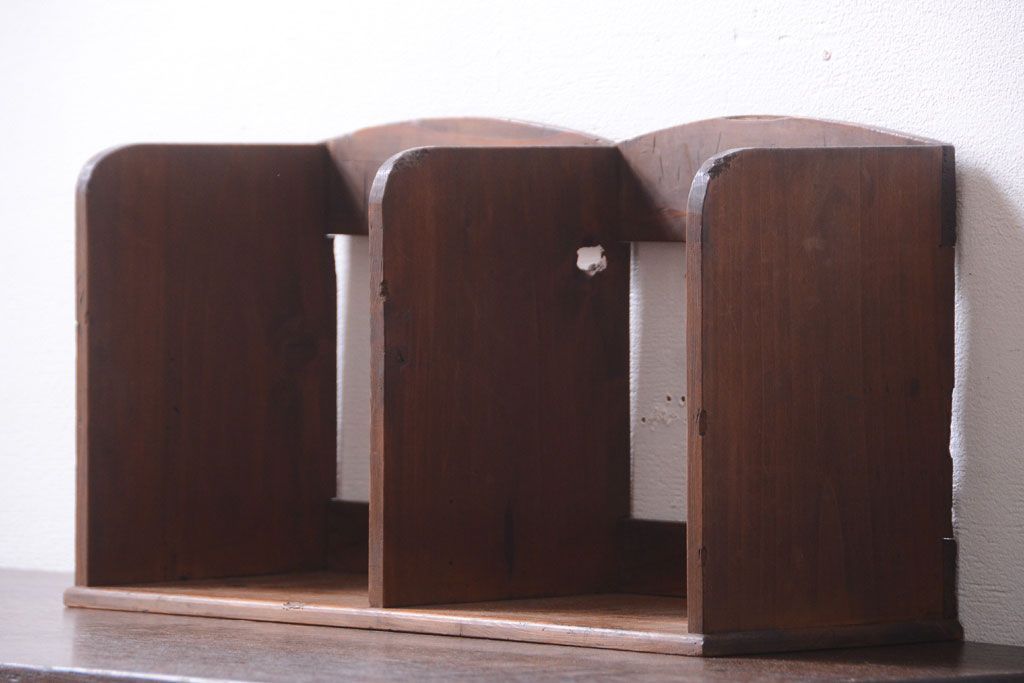 レトロ家具　和製アンティーク　シンプルでレトロな本立て