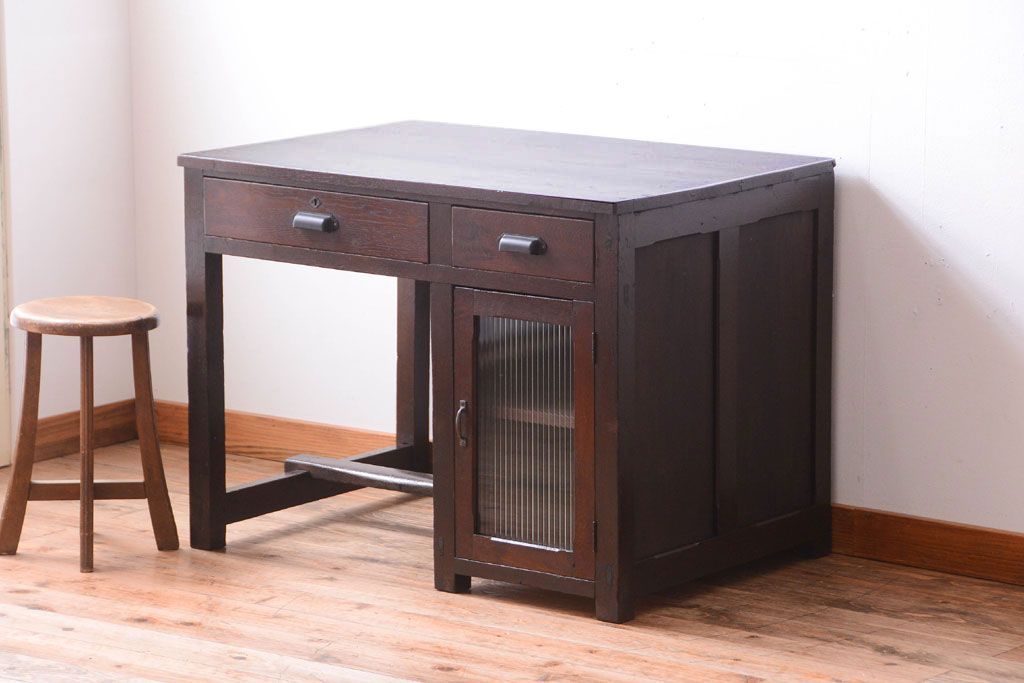 レトロ家具　和製アンティーク　モールガラス入り!古いナラ材のレトロな片袖机(勉強机・デスク)