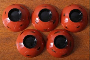 アンティーク雑貨　アンティーク　根来塗風　山葵に河豚の図　木製蒔絵椀5客セット