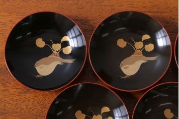 アンティーク雑貨　アンティーク　根来塗風　山葵に河豚の図　木製蒔絵椀5客セット