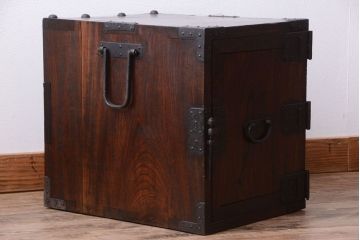 アンティーク家具　古民具・骨董　明治〜大正　総欅材のアンティーク船箪笥(掛硯型、懸硯型、舟箪笥)
