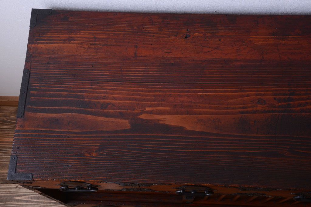 アンティーク家具　古民具・骨董　前面欅材!縦桟引き戸のアンティーク会津帳場箪笥