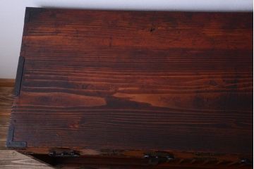 アンティーク家具　古民具・骨董　前面欅材!縦桟引き戸のアンティーク会津帳場箪笥