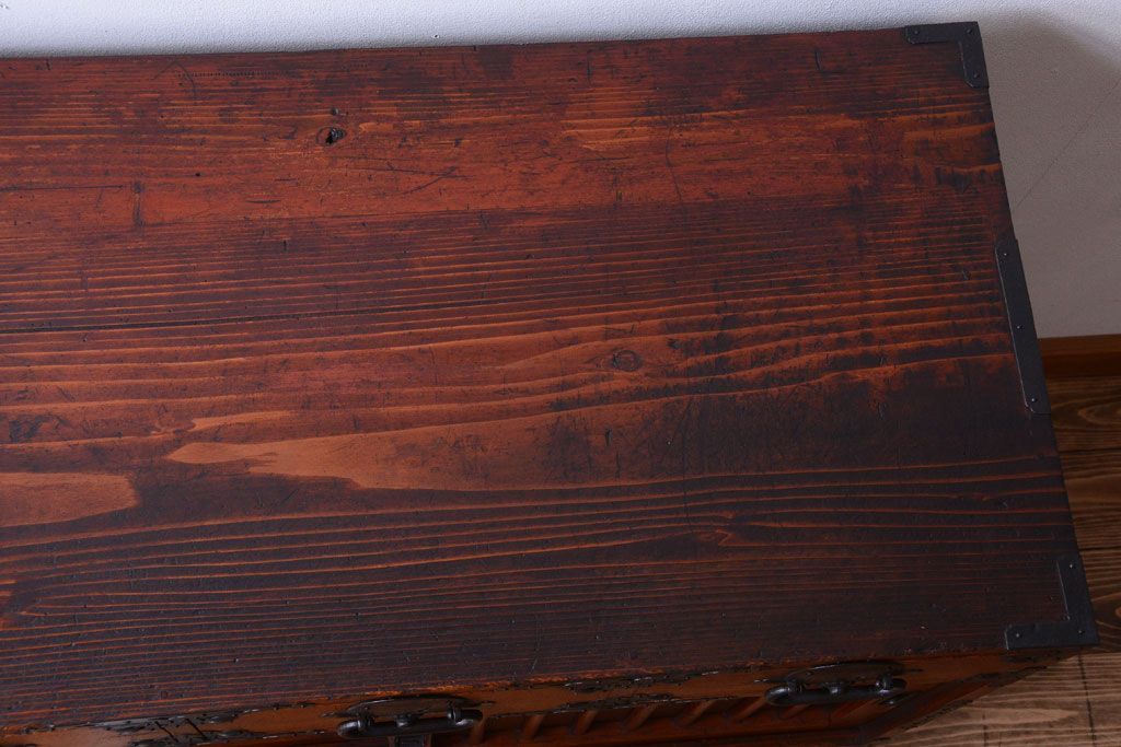 アンティーク家具　古民具・骨董　前面欅材!縦桟引き戸のアンティーク会津帳場箪笥