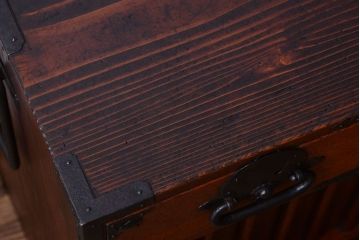 アンティーク家具　古民具・骨董　前面欅材!縦桟引き戸のアンティーク会津帳場箪笥