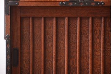 アンティーク家具　古民具・骨董　前面欅材!縦桟引き戸のアンティーク会津帳場箪笥