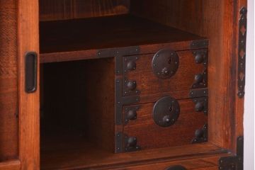 アンティーク家具　古民具・骨董　前面欅材!縦桟引き戸のアンティーク会津帳場箪笥