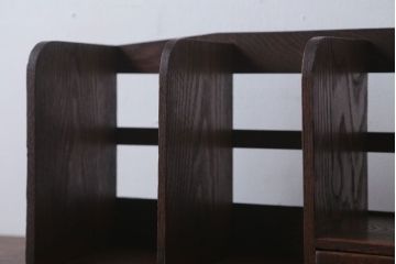 レトロ家具　昭和レトロ　古い栗材のアンティーク本立て