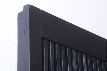 古民具・骨董　明治〜大正期　裏ガラス入り!艶消しブラック塗装のアンティーク蔵戸(玄関戸)