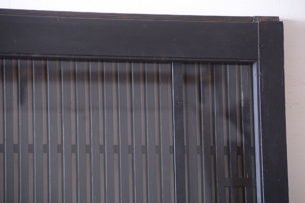 古民具・骨董　明治〜大正期　裏ガラス入り!艶消しブラック塗装のアンティーク蔵戸(玄関戸)