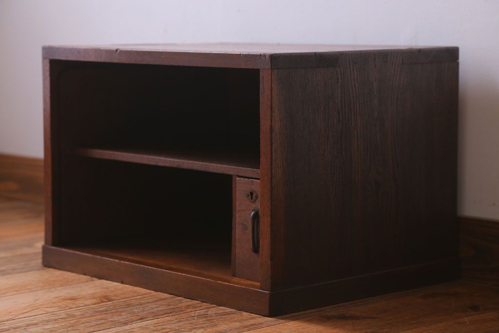 レトロ家具　昭和レトロ　古い栓材の小ぶりな和製アンティーク飾り棚