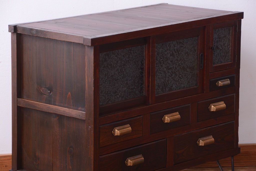 アンティーク家具　和製アンティーク　前面欅材!結霜ガラス入り鉄脚サイドボード(収納棚)