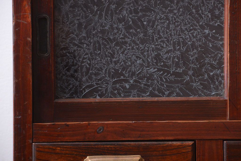 アンティーク家具　和製アンティーク　前面欅材!結霜ガラス入り鉄脚サイドボード(収納棚)