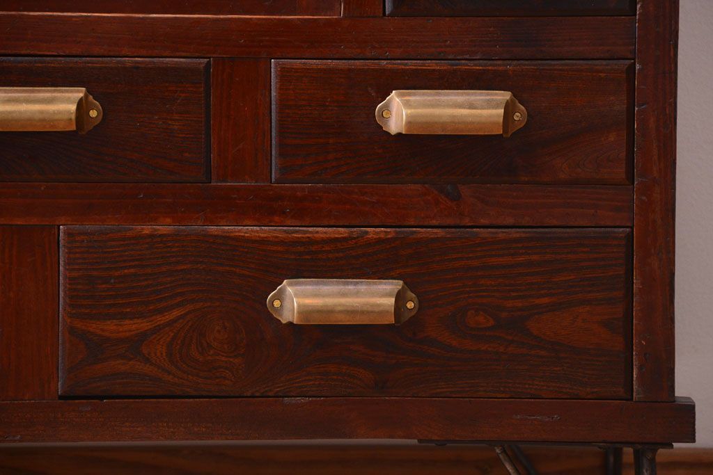 アンティーク家具　和製アンティーク　前面欅材!結霜ガラス入り鉄脚サイドボード(収納棚)