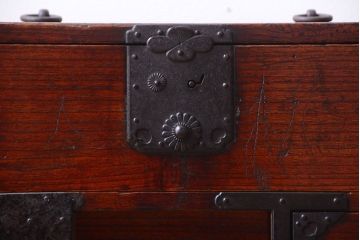 アンティーク家具　古民具・骨董　明治期　総桐材の古い庄内小箪笥(背負い箪笥・行商箪笥、桐箪笥、桐たんす)