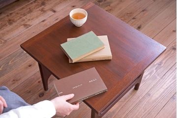 ヴィンテージ家具　北欧ビンテージ　チーク材のシンプルなサイドテーブル
