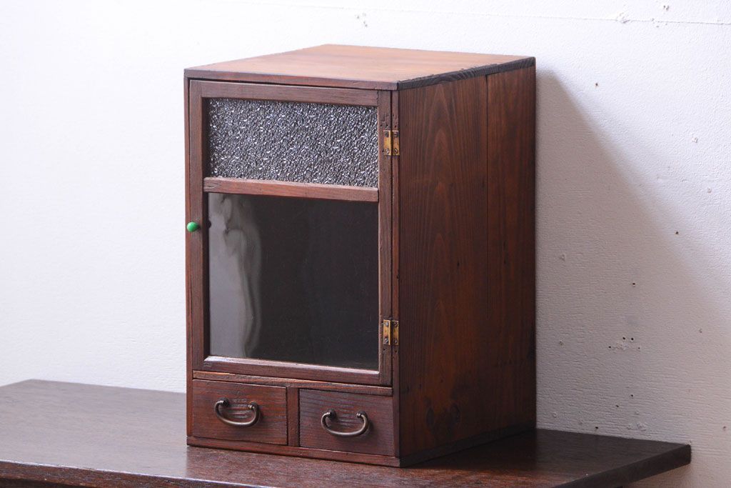 アンティーク家具　和製アンティーク　ダイヤガラス入り!小さな収納棚