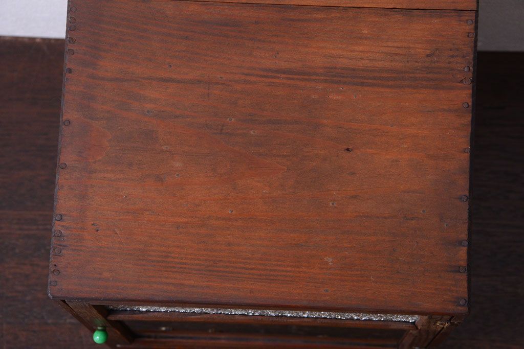 アンティーク家具　和製アンティーク　ダイヤガラス入り!小さな収納棚