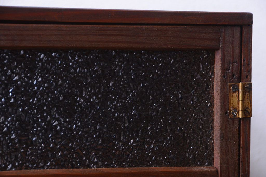 アンティーク家具　和製アンティーク　ダイヤガラス入り!小さな収納棚