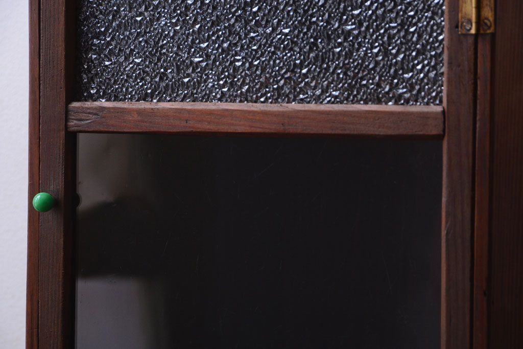 アンティーク家具　和製アンティーク　ダイヤガラス入り!小さな収納棚