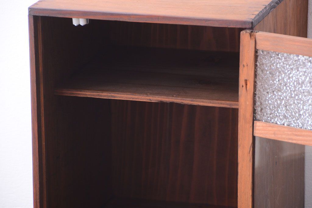 アンティーク家具　和製アンティーク　ダイヤガラス入り!小さな収納棚