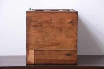 アンティーク家具　和製アンティーク　ダイヤガラス入り!小さな収納棚