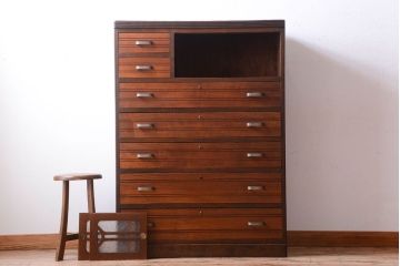 レトロ家具　昭和レトロ　ダイヤガラス入り!古い木製のアンティークチェスト