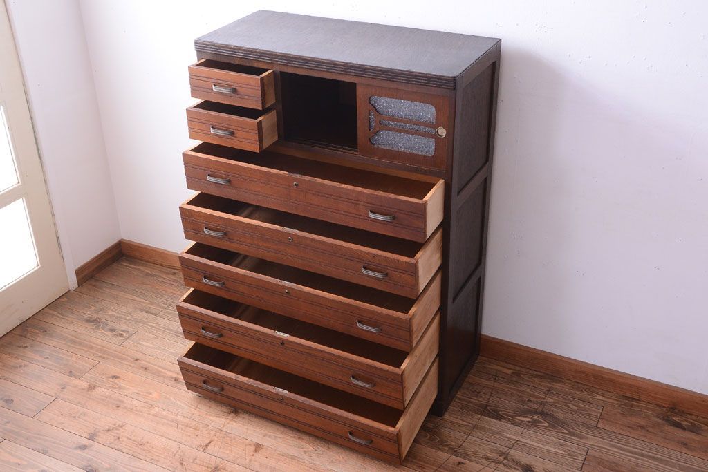 レトロ家具　昭和レトロ　ダイヤガラス入り!古い木製のアンティークチェスト