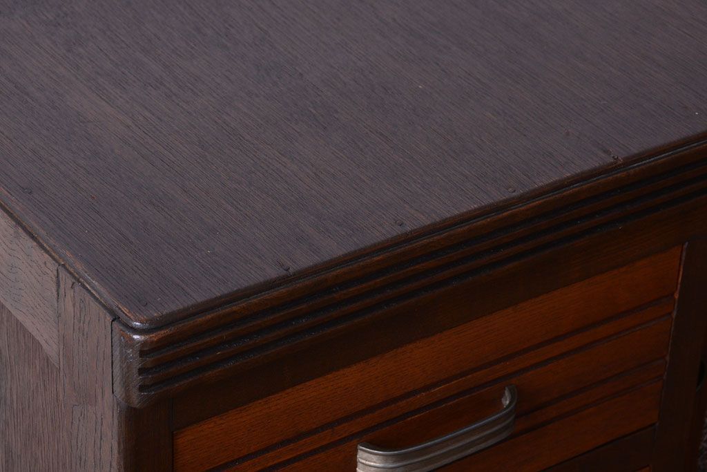 レトロ家具　昭和レトロ　ダイヤガラス入り!古い木製のアンティークチェスト