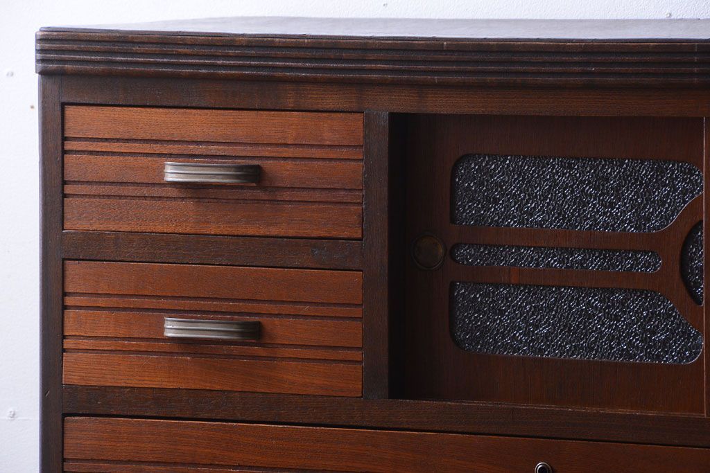 レトロ家具　昭和レトロ　ダイヤガラス入り!古い木製のアンティークチェスト