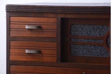 レトロ家具　昭和レトロ　ダイヤガラス入り!古い木製のアンティークチェスト