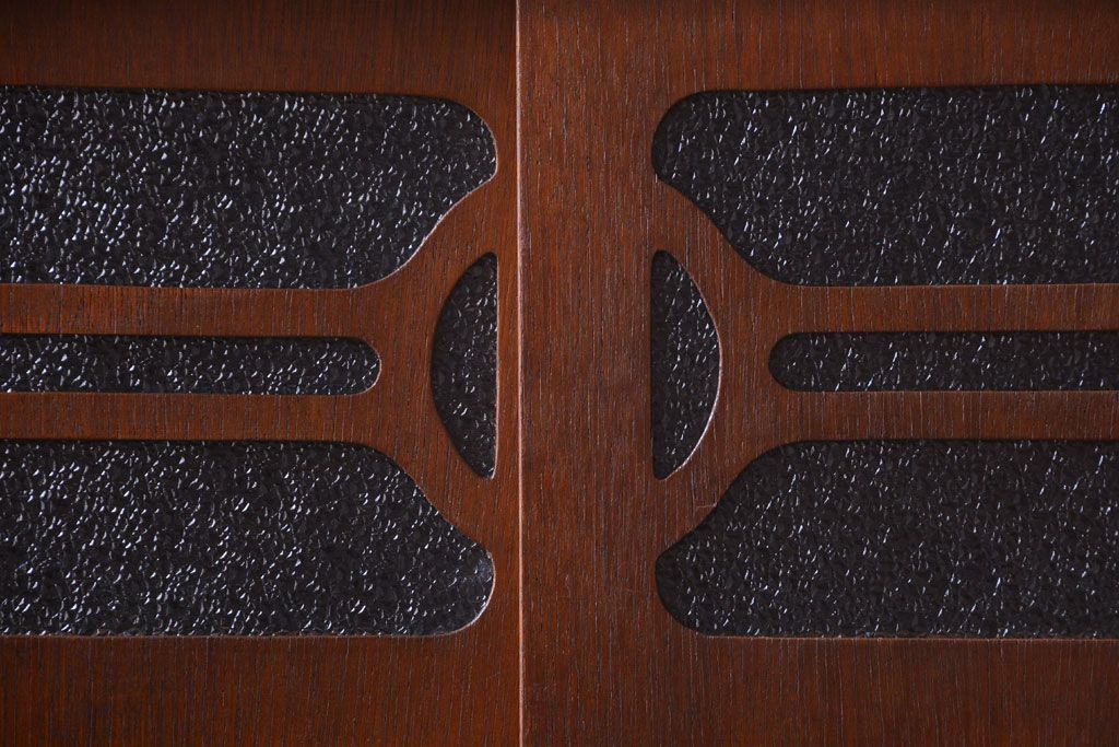 レトロ家具　昭和レトロ　ダイヤガラス入り!古い木製のアンティークチェスト