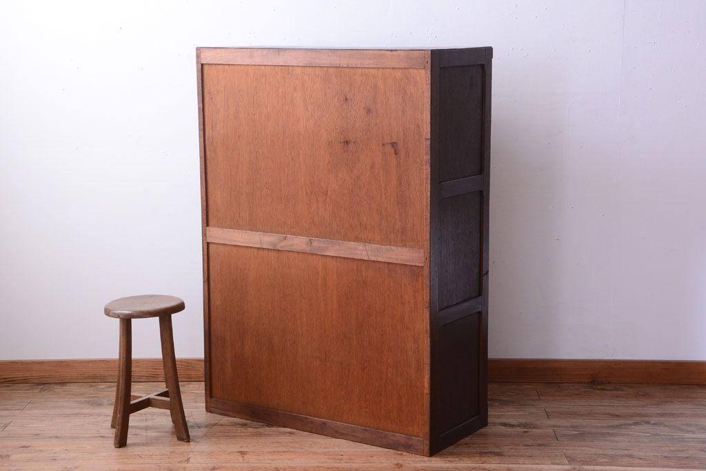 レトロ家具　昭和レトロ　ダイヤガラス入り!古い木製のアンティークチェスト