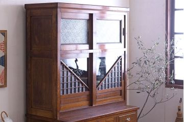 レトロ家具　昭和レトロ　古い楡材の上質なアンティーク食器棚(カップボード)