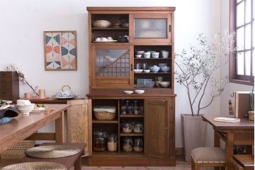 レトロ家具　昭和レトロ　古い楡材の上質なアンティーク食器棚(カップボード)