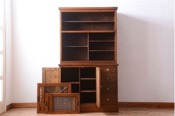 レトロ家具　昭和レトロ　古い楡材の上質なアンティーク食器棚(カップボード)