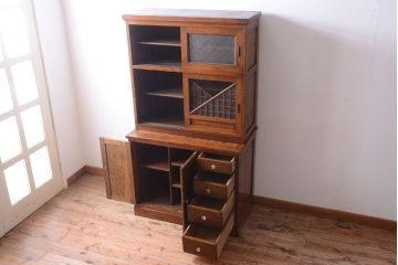 レトロ家具　昭和レトロ　古い楡材の上質なアンティーク食器棚(カップボード)