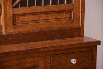 レトロ家具　昭和レトロ　古い楡材の上質なアンティーク食器棚(カップボード)