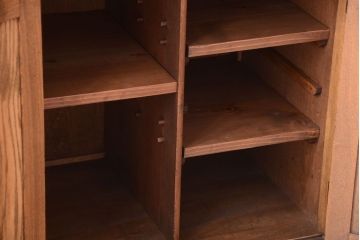 レトロ家具　昭和レトロ　古い楡材の上質なアンティーク食器棚(カップボード)