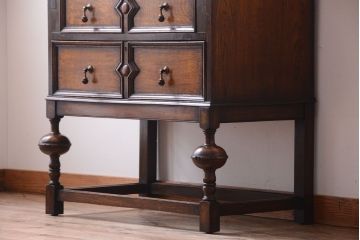 アンティーク家具　イギリスアンティーク　古いオーク材の上質なライティングビューロー