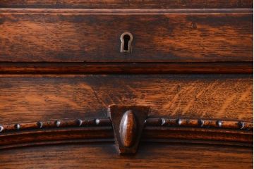 アンティーク家具　イギリスアンティーク　古いオーク材の上質なライティングビューロー
