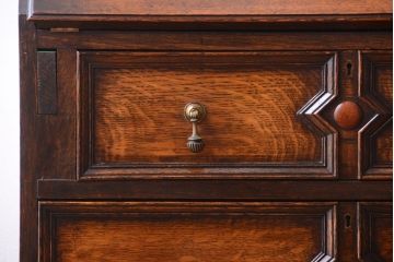 アンティーク家具　イギリスアンティーク　古いオーク材の上質なライティングビューロー