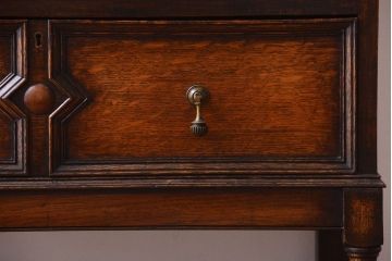 アンティーク家具　イギリスアンティーク　古いオーク材の上質なライティングビューロー