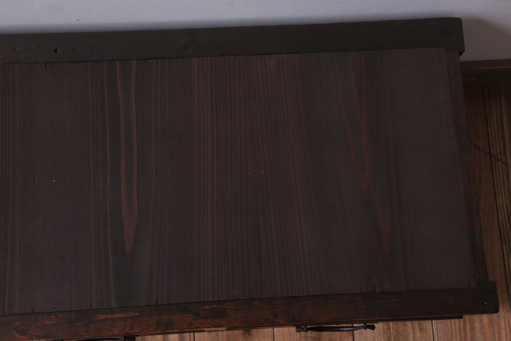 アンティーク家具　和製アンティーク　古い木製の3杯引き出しローボード