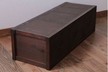 アンティーク家具　和製アンティーク　古い木製の3杯引き出しローボード