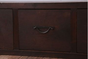 アンティーク家具　和製アンティーク　古い木製の3杯引き出しローボード