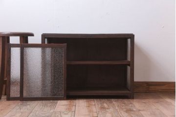 アンティーク家具　和製アンティーク　3面ダイヤガラス仕上げ!小ぶりな収納棚