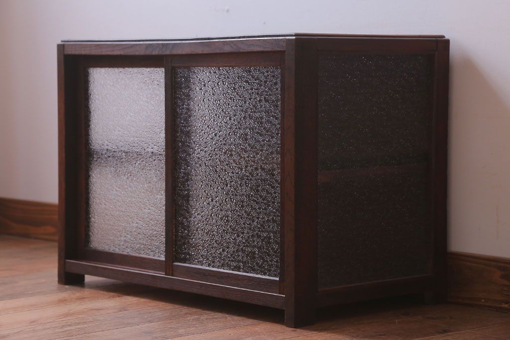 アンティーク家具　和製アンティーク　3面ダイヤガラス仕上げ!小ぶりな収納棚